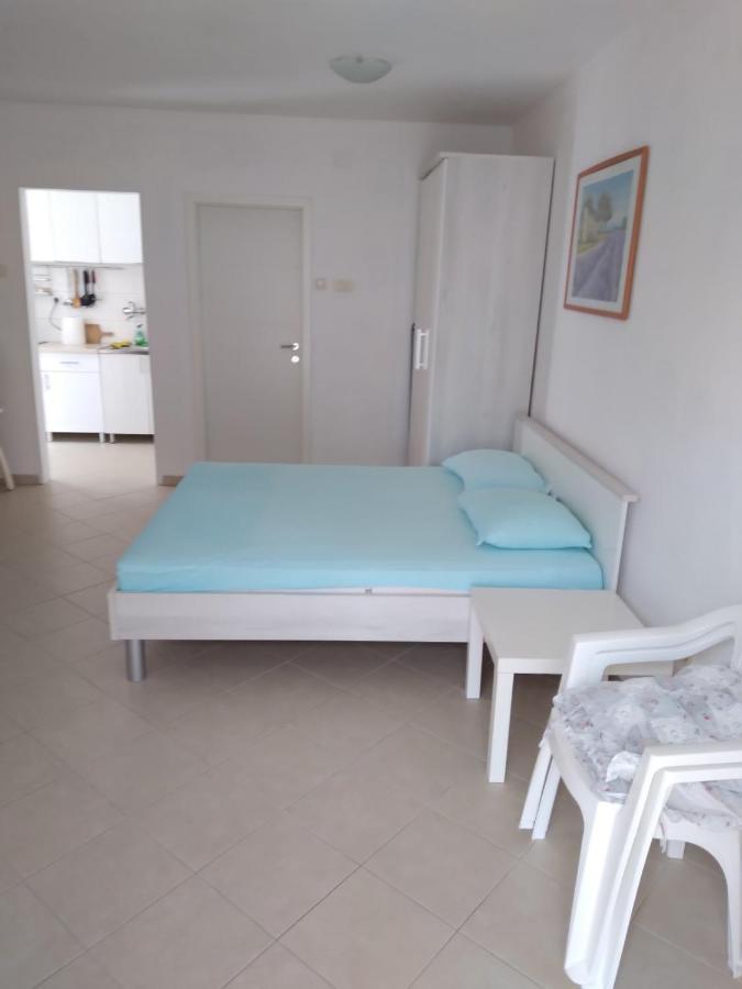 Apartment Perla - 150M From The Sea Novi Vinodolski Exterior foto